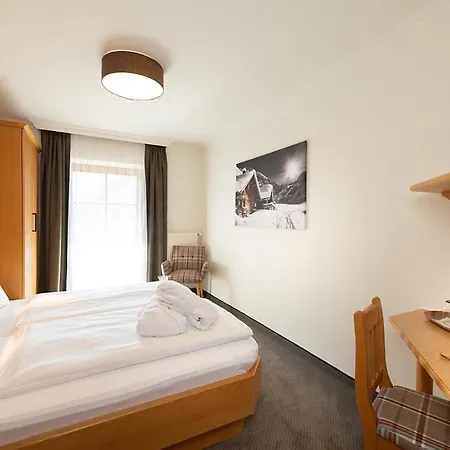 Hotel Oberkarteis 4*