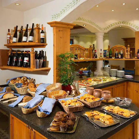 Hotel Oberkarteis 4*