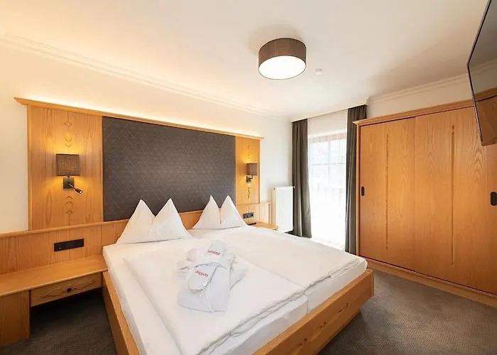 Hotel Oberkarteis 4*